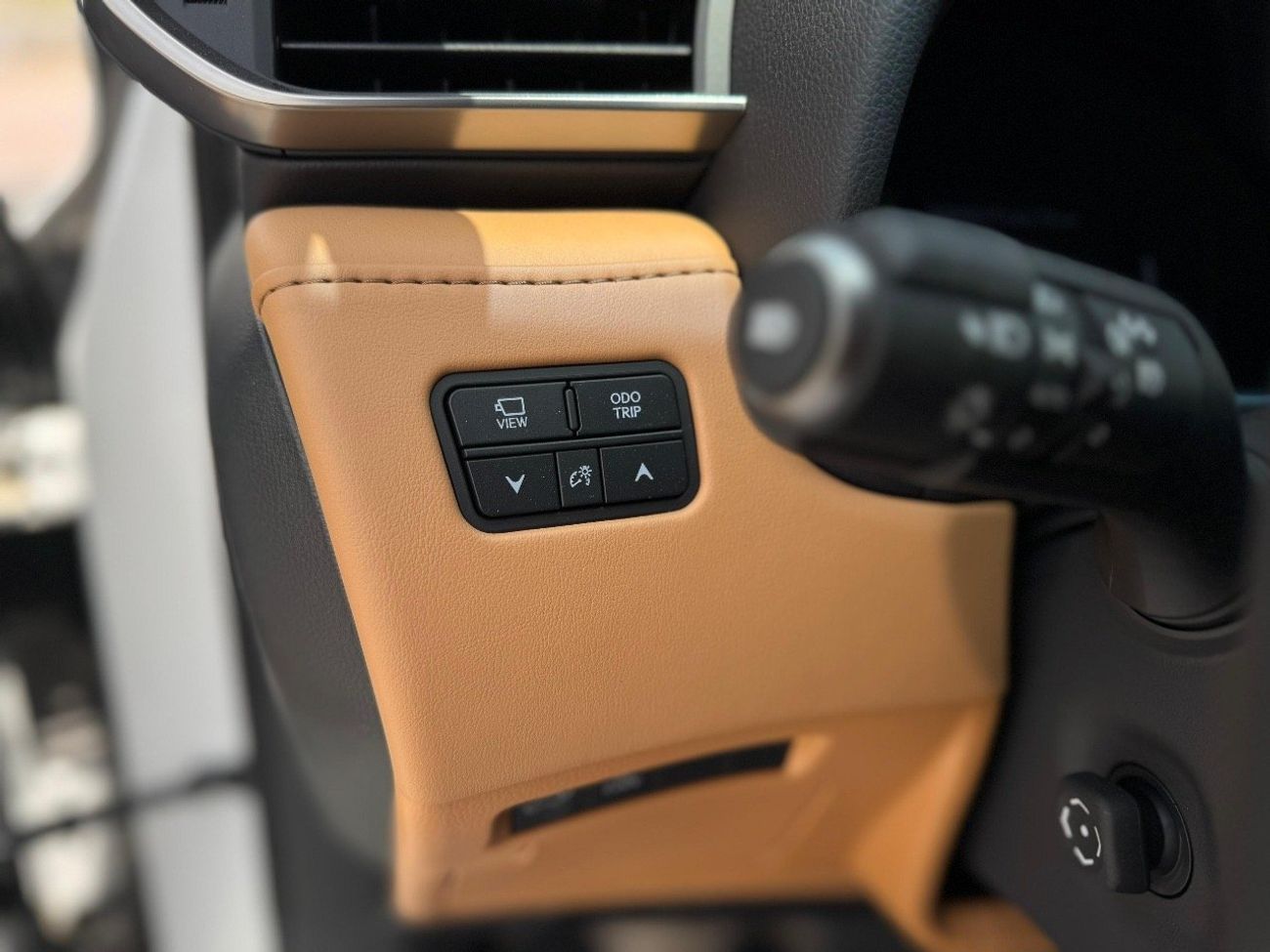 Lexus LX 700h Lexus LX700h 5 seaters 2025 Full with headup display & radar