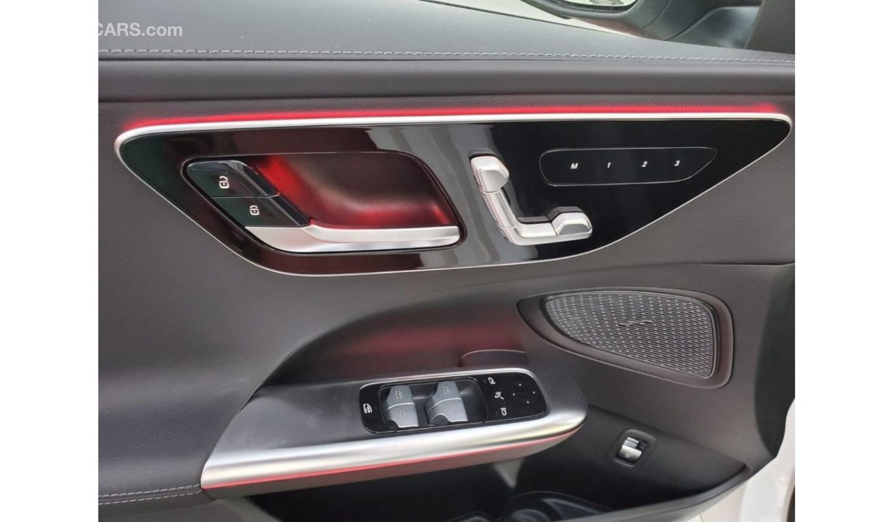 Mercedes-Benz C 200 Mercedes-Benz C200 2022 sedan AWD 1.5L petrol White  color