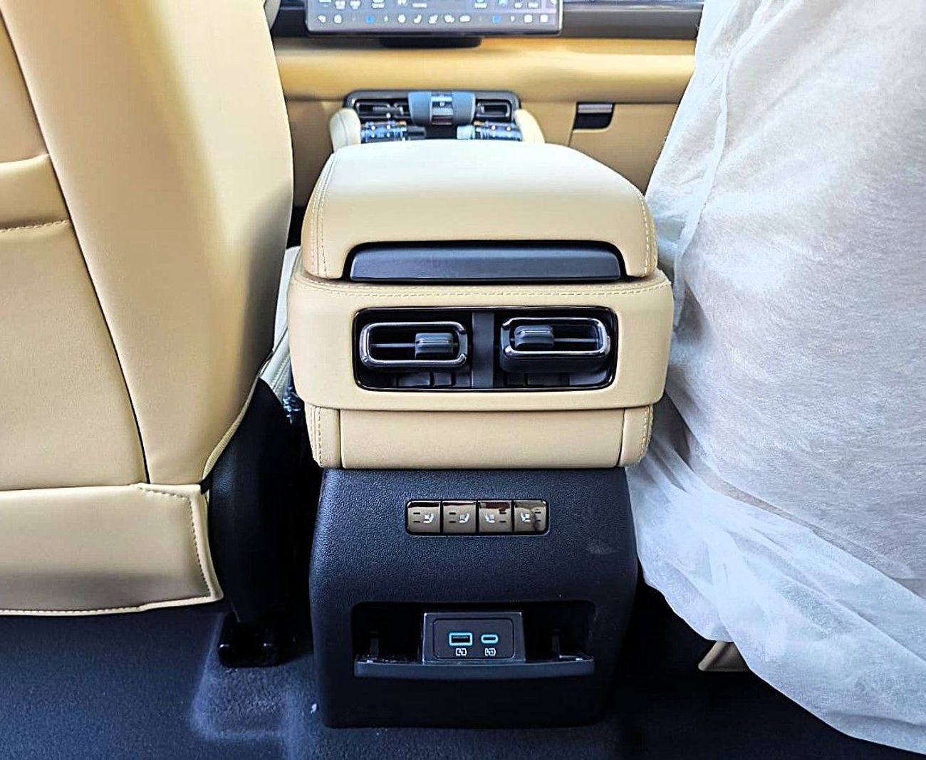 BYD Leopard 5 BYD Leopard 5 1.5 T PHEV 2025 Black (FOR EXPORT )