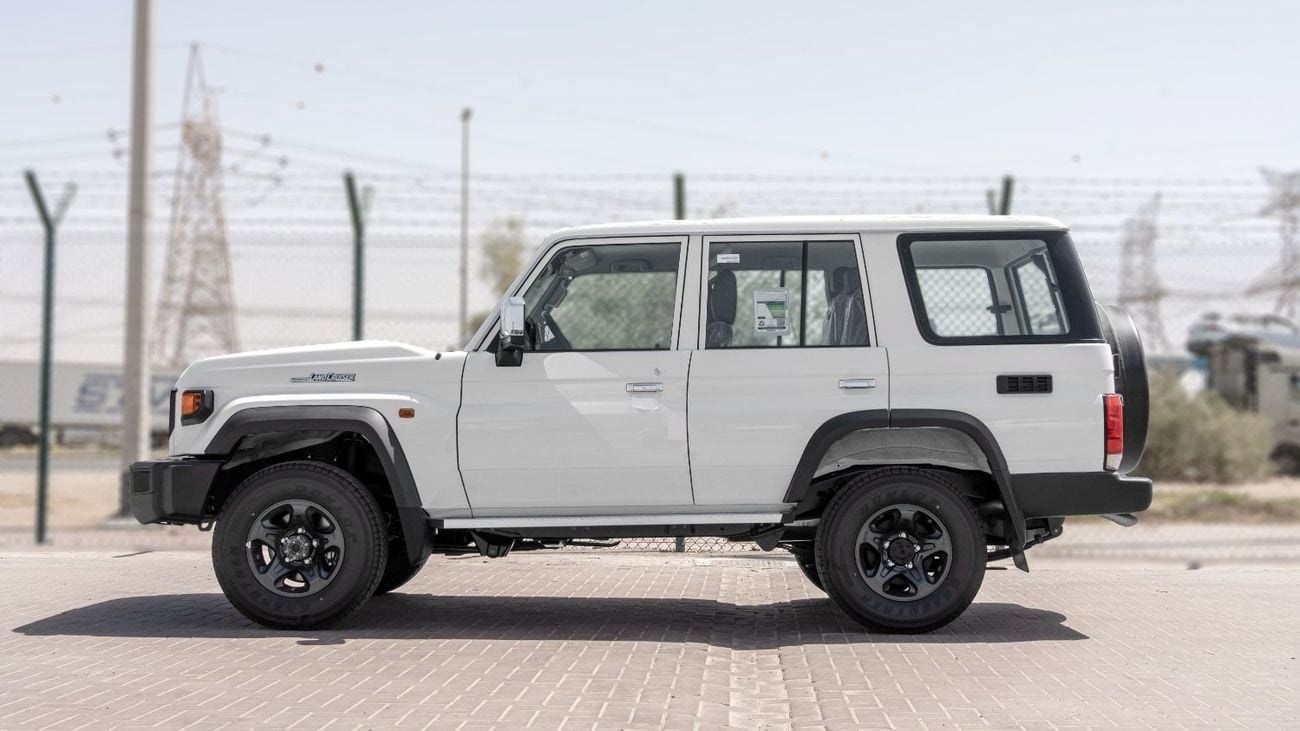 Toyota Land Cruiser 70 HT VXR 2026 Toyota Land Cruiser 4.0L AT Petrol (White-Brown) Mid Option