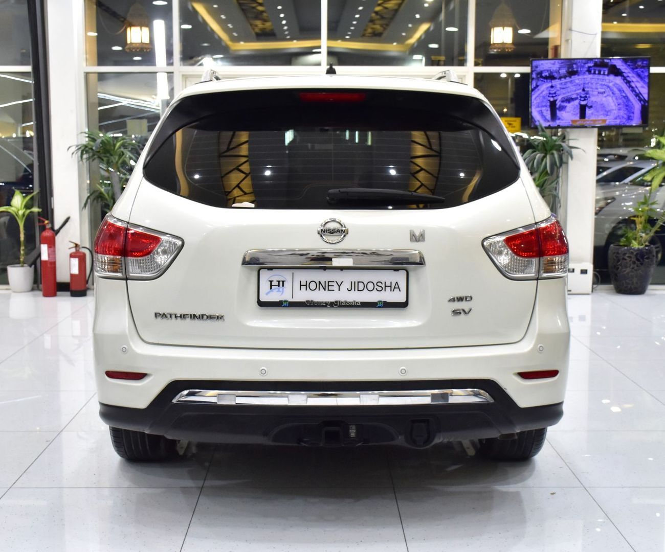 Nissan Pathfinder EXCELLENT DEAL for our Nissan Pathfinder SV 4WD ( 2015 Model ) in White Color GCC Specs