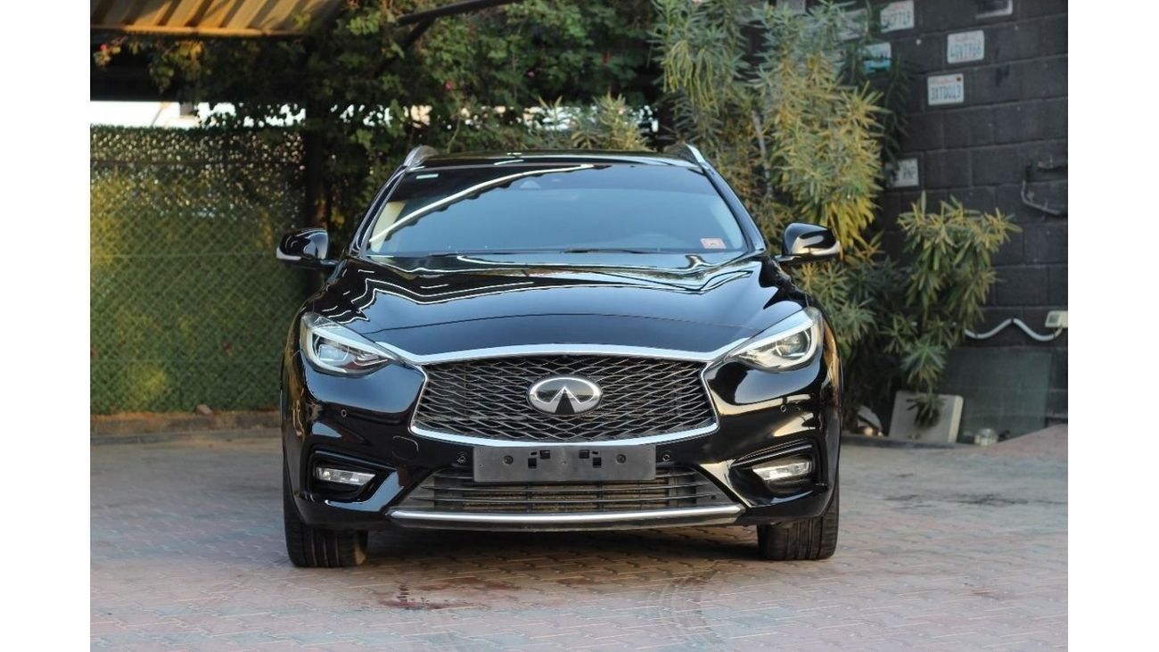 Infiniti Q30 Sport