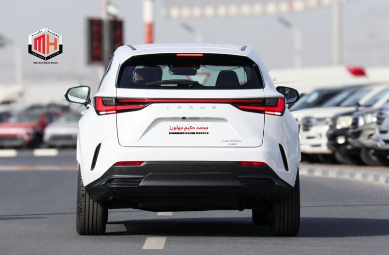 لكزس NX350 Lexus NX350h Standard Hybrid 2026 – هايبرد ستاندرد | فتحة سقف | أبيض خارجي | داخلية حمراء