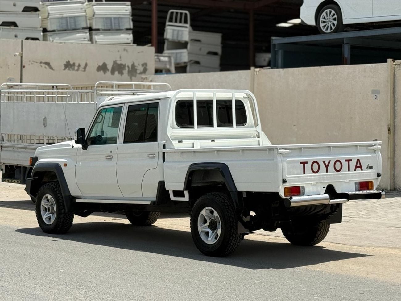 تويوتا لاند كروزر  4.5 L V8 DIESEL PICK UP