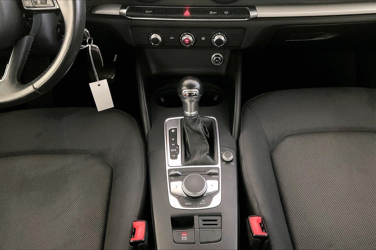 أودي A3 30 TFSI | شامل الضمان | 0 ﺪﻔﻋﺓ ﺃﻮﻟﻯ