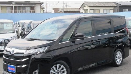 Toyota Noah ZWR90W