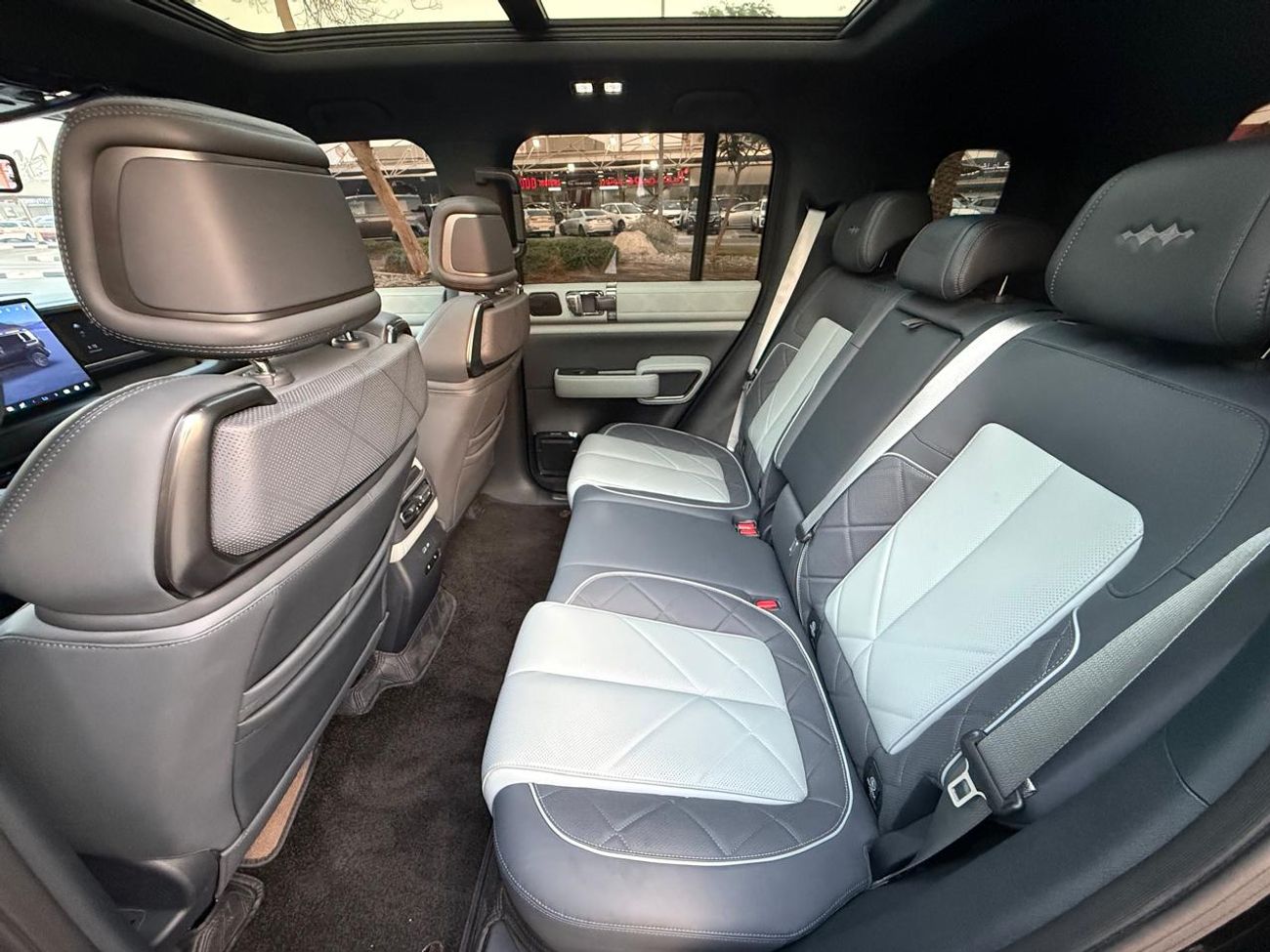 BYD Leopard 5 Leopard 5, 2025 model, 2 differential locks, three screens, refrigerator with heater, five-year EVS 