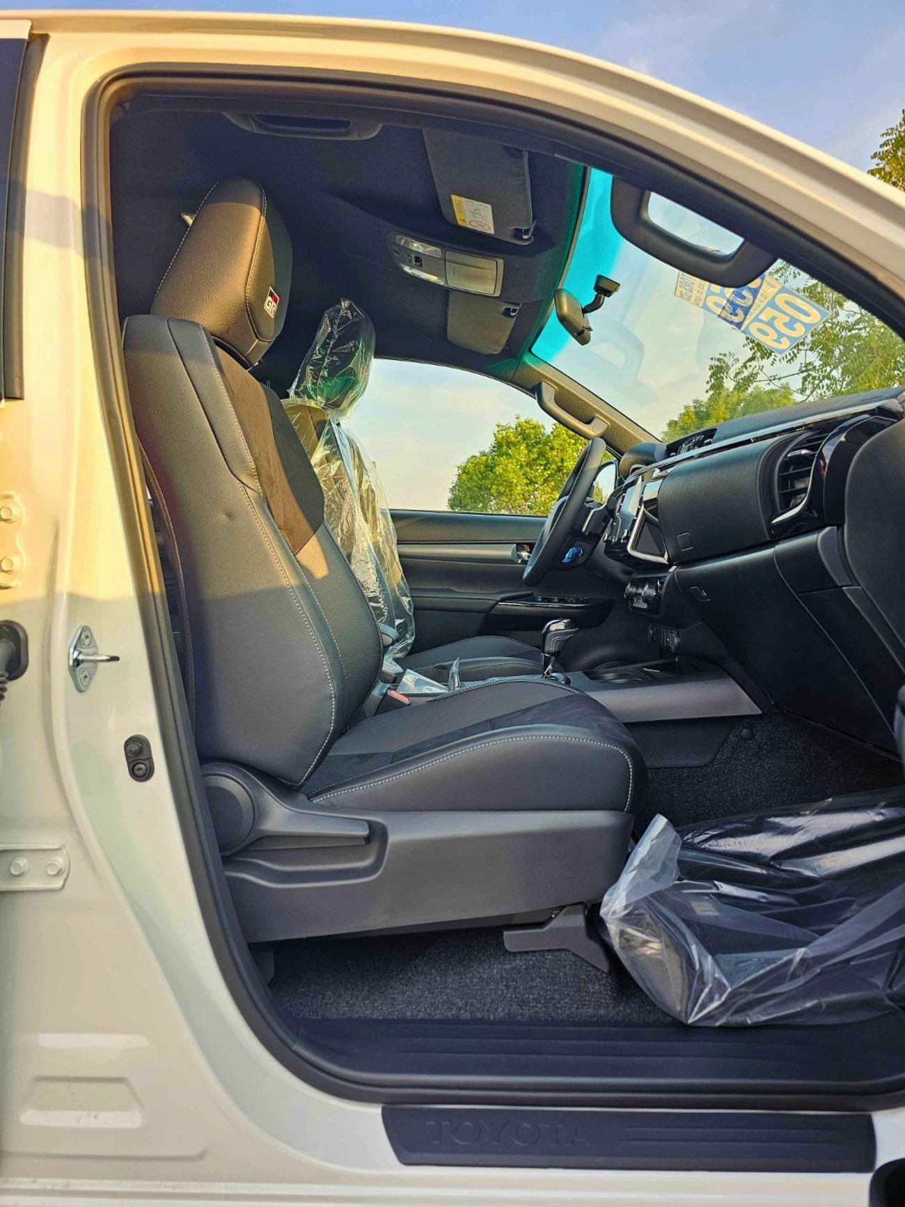 Toyota Hilux GR SPORT | 4.0L V6 PETROL | BLIND SPOT | OVER FNDER+WIDE BODY | 360 САМ | DIFF LOCK | CODE # H4GRY