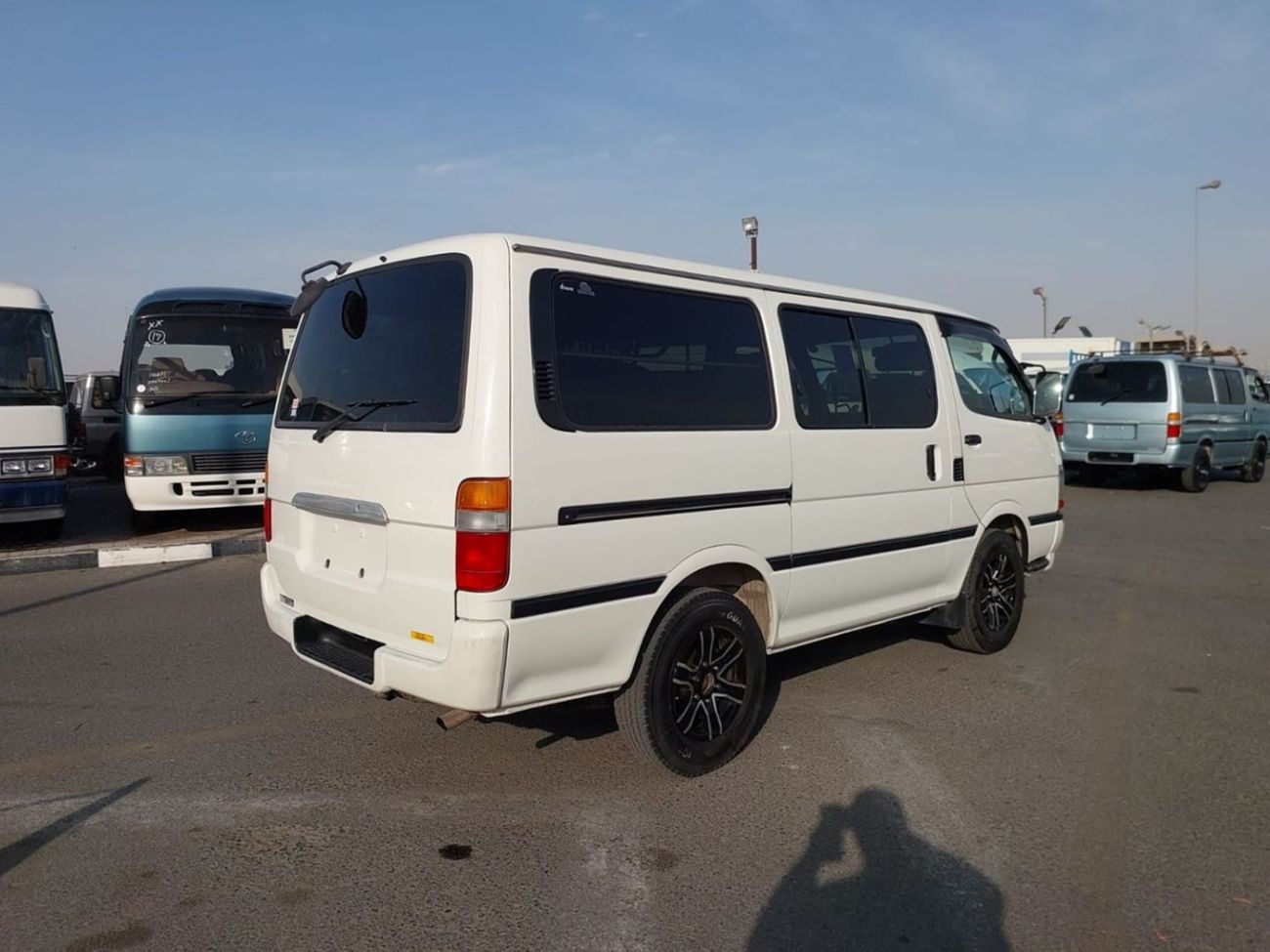 Toyota Hiace TOYOTA HIACE VAN RHD 2001 MODEL 2.0 L PETROL MANUAL(PM04621)