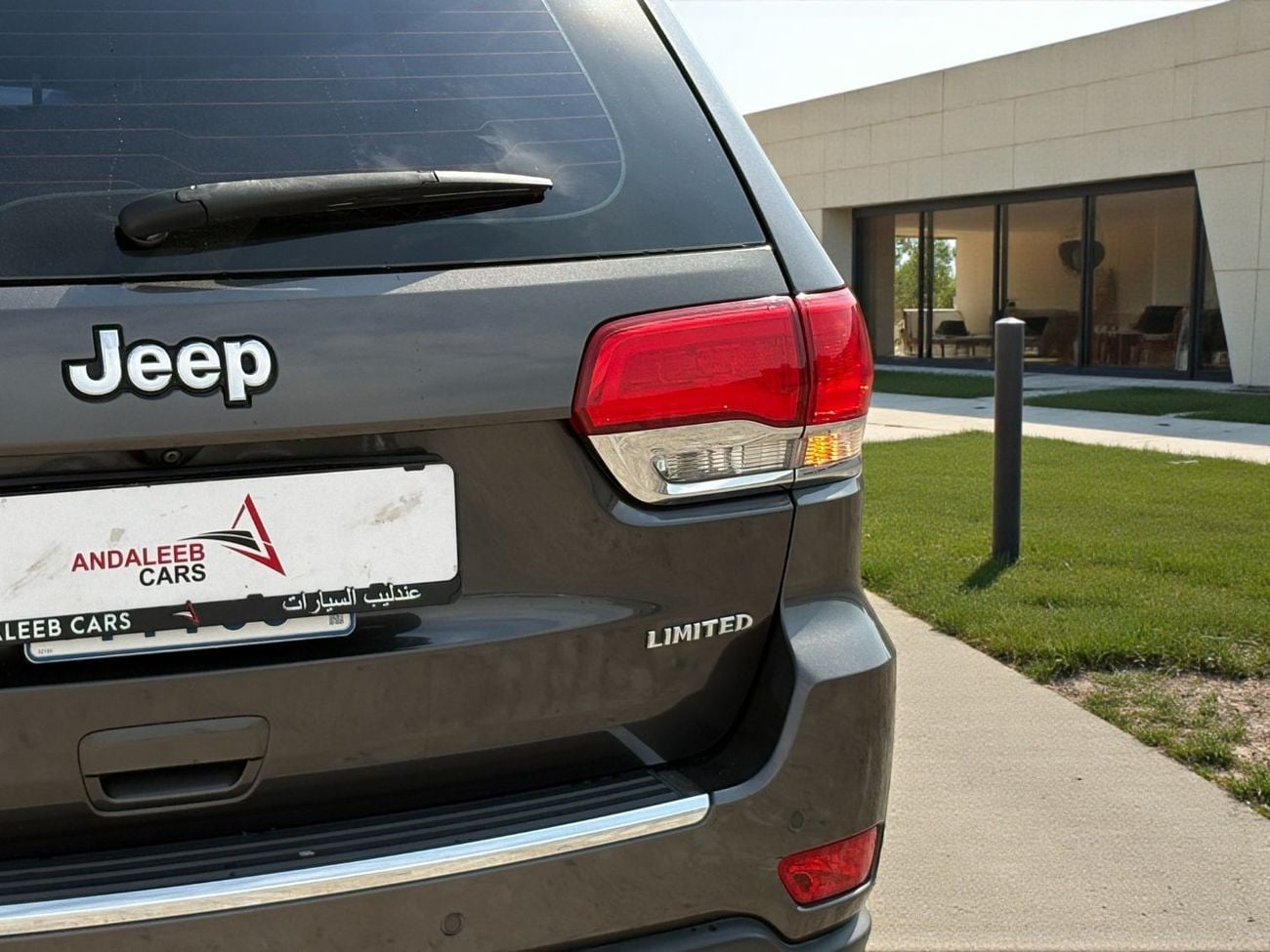 Jeep Grand Cherokee JEEP GRAND CHEROKEE LIMITED 3.6L V6 A/T | 2018 | GCC SPECS | AED 1,320 per month