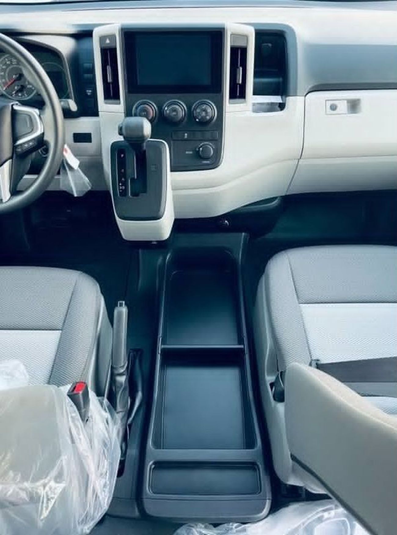 تويوتا هاياس 3.5L V6 High Roof Petrol Automatic Mid Option 2026 MODEL