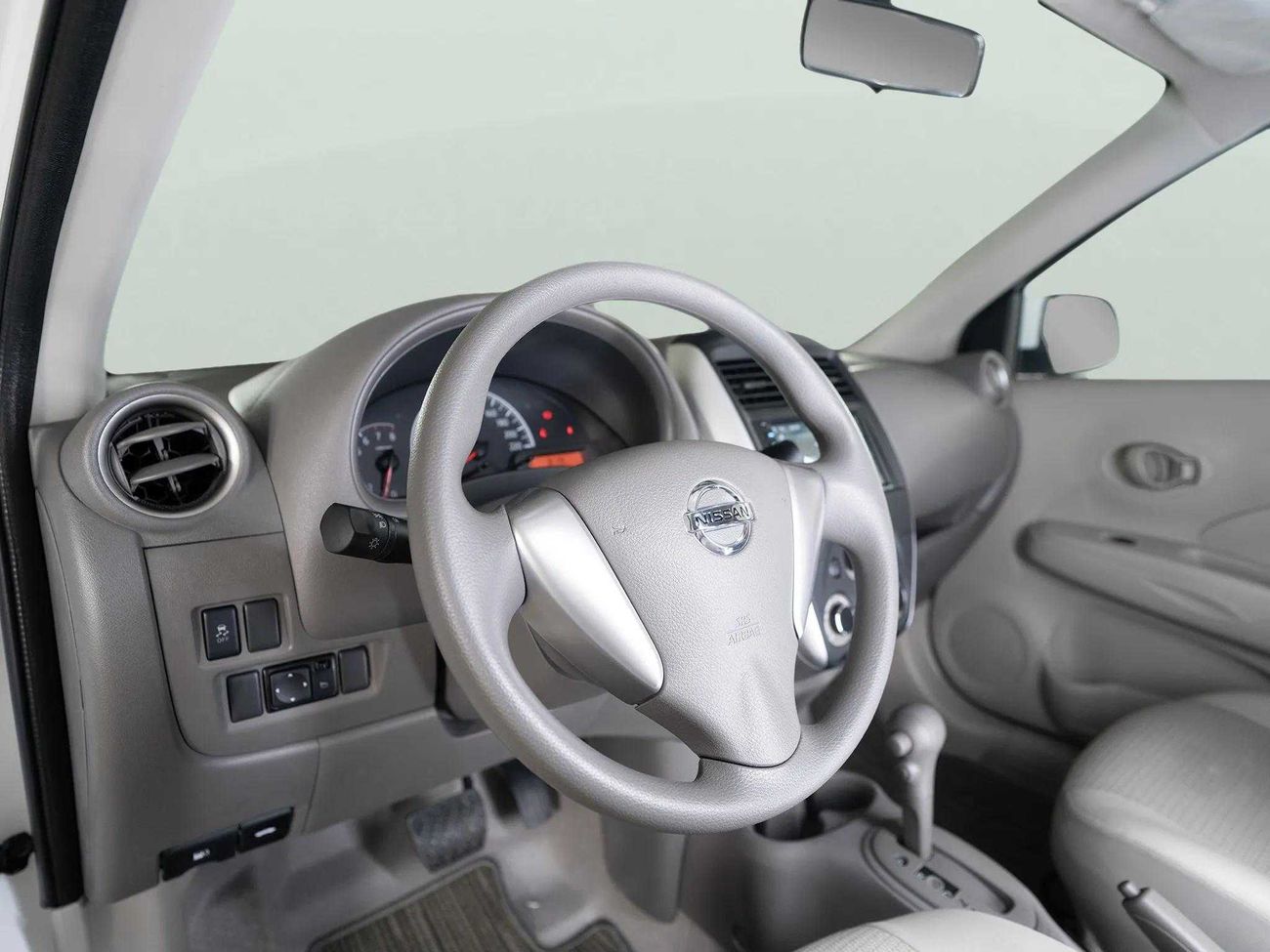 Nissan Sunny SV 1.6L SV 1.6