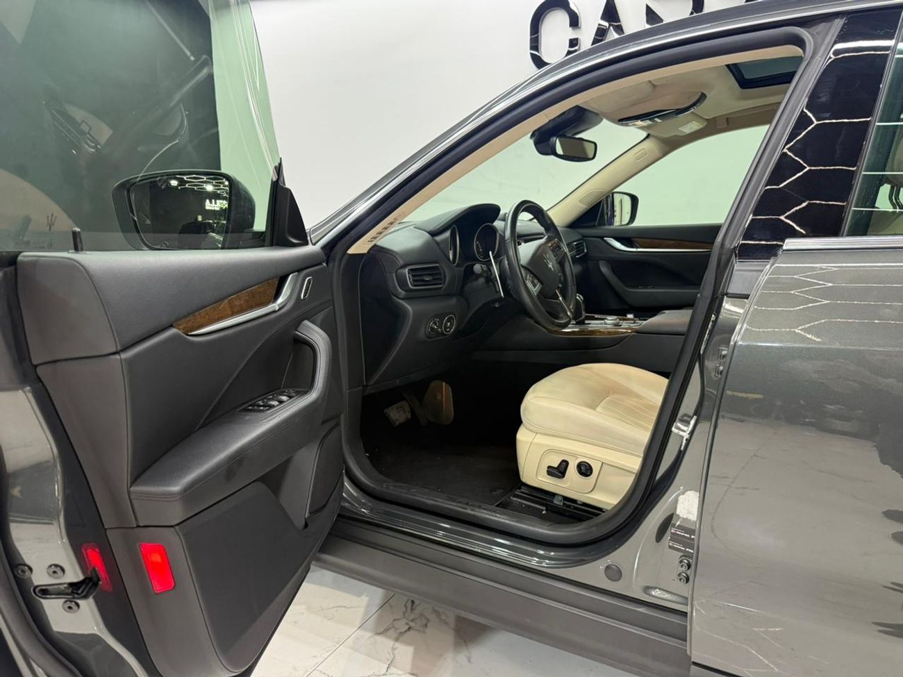 مازيراتي ليفونت GranLusso 3.0L