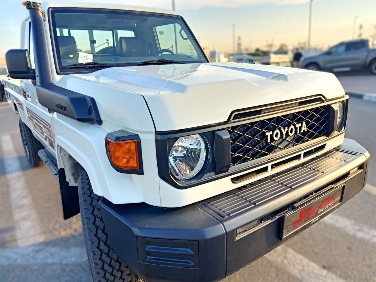 تويوتا لاند كروزر بيك آب  Diesel 4.2L 6V M/T 4*4 basic white color 2025 With No Restrictions