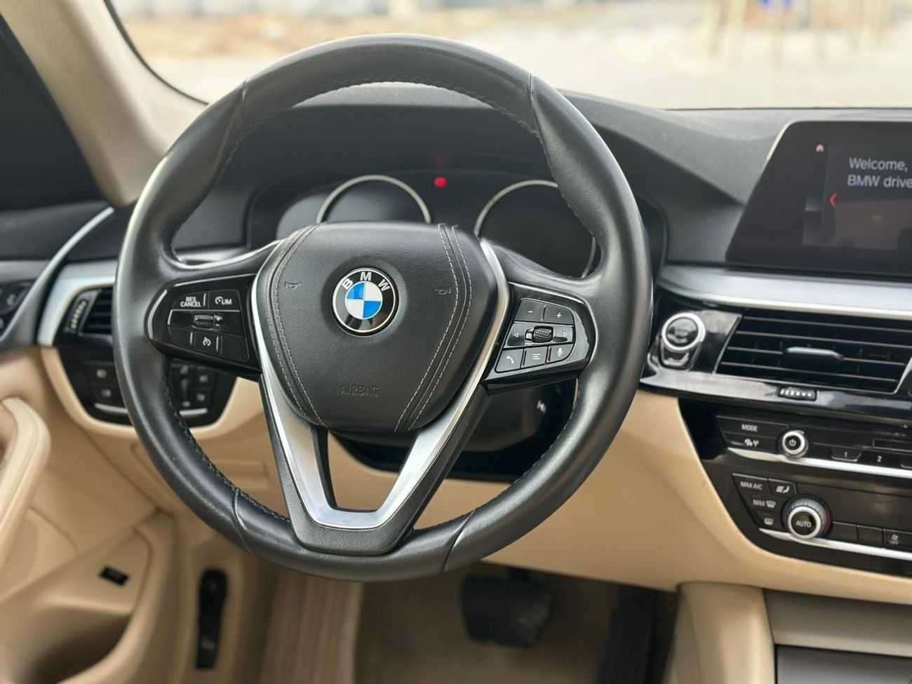 بي أم دبليو 520i