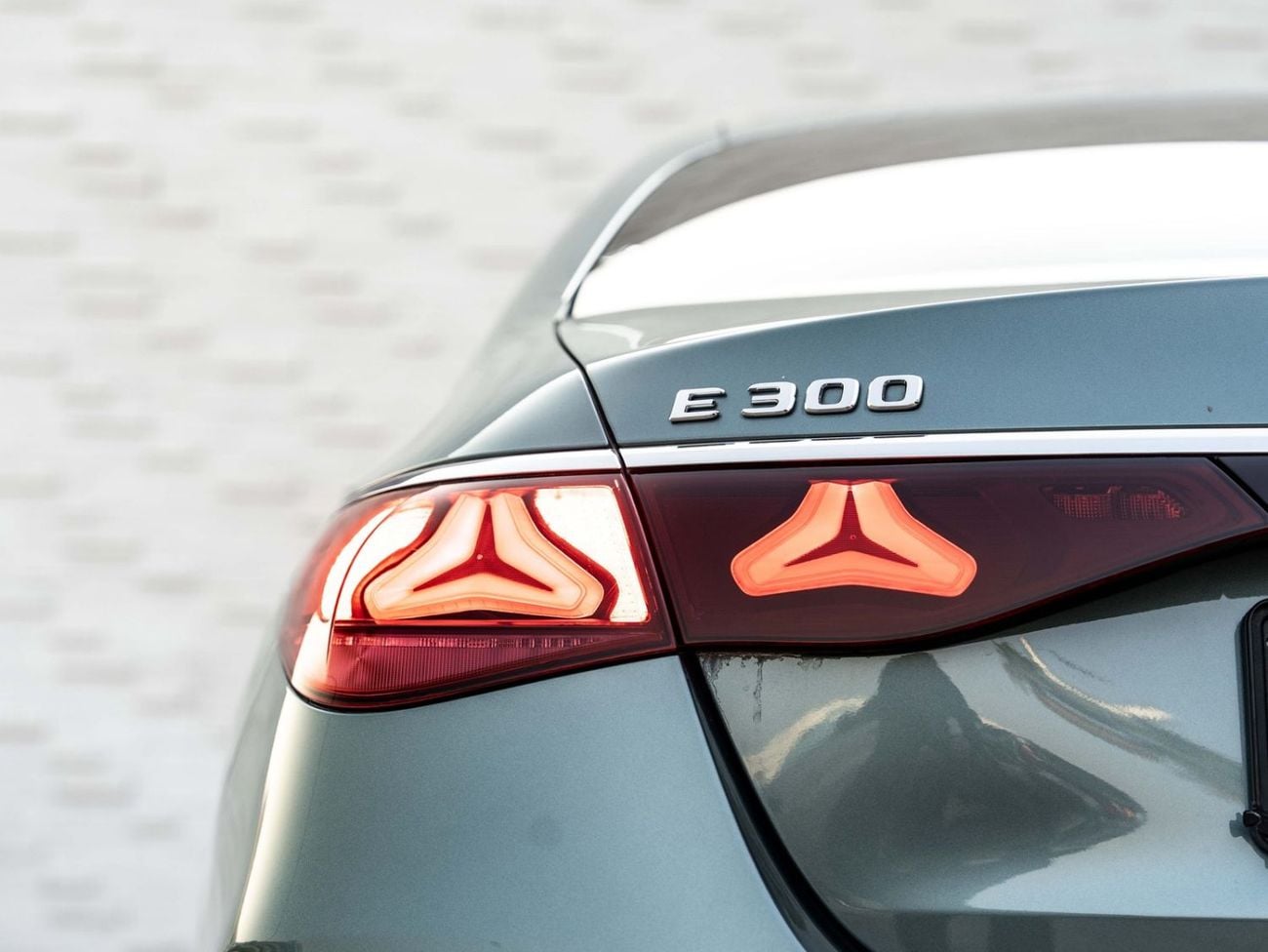 مرسيدس بنز E300 AMG