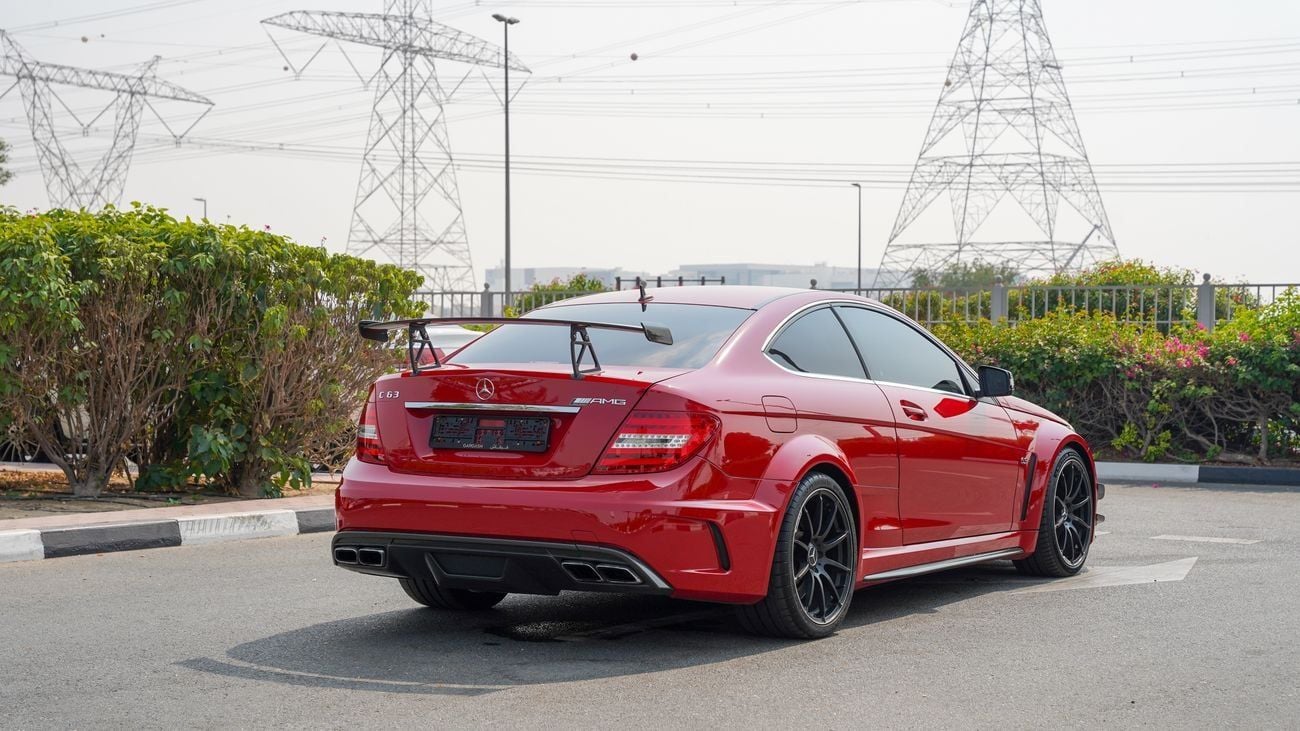 مرسيدس بنز C 63 كوبيه مرسيدس سى 63 بلاك اديشن 2013