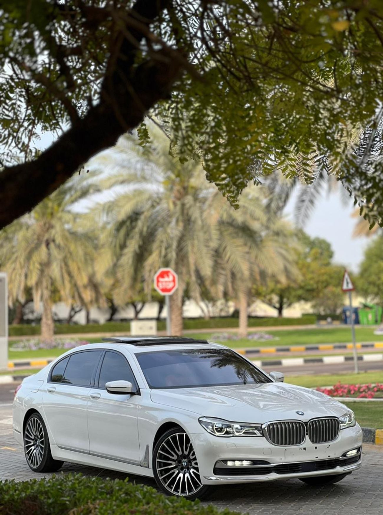 بي أم دبليو 740Li EXCLUSIVE Executive 3.0L (322 HP)