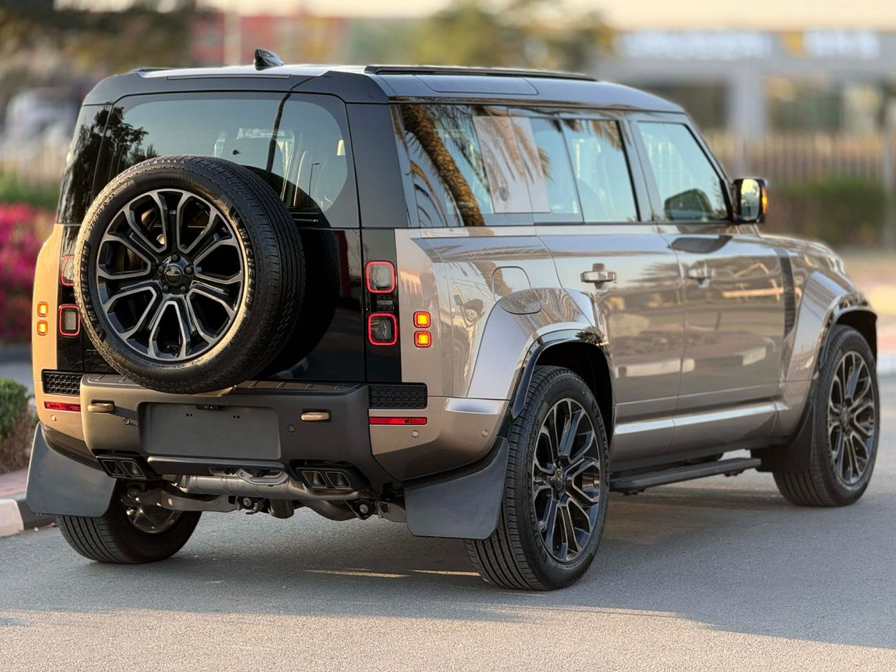 Land Rover Defender **2026**BRAND NEW GCC SPEC UNDER WARRANTY AND SERVICE