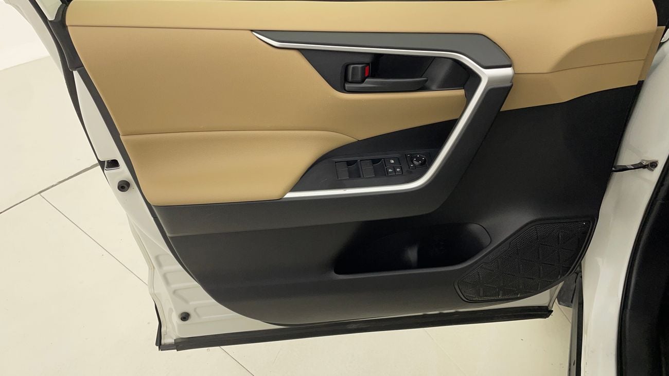 تويوتا راف ٤ EX 2.5 | بدون دفعة مقدمة | اختبار القيادة في المنزل