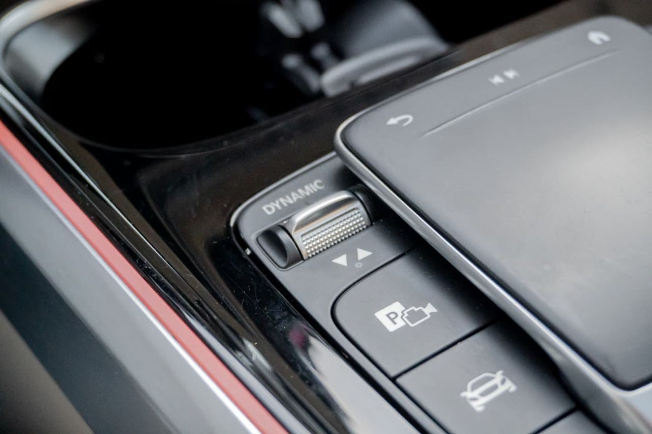 مرسيدس بنز GLB 250 4MATIC 2.0L (221 HP)