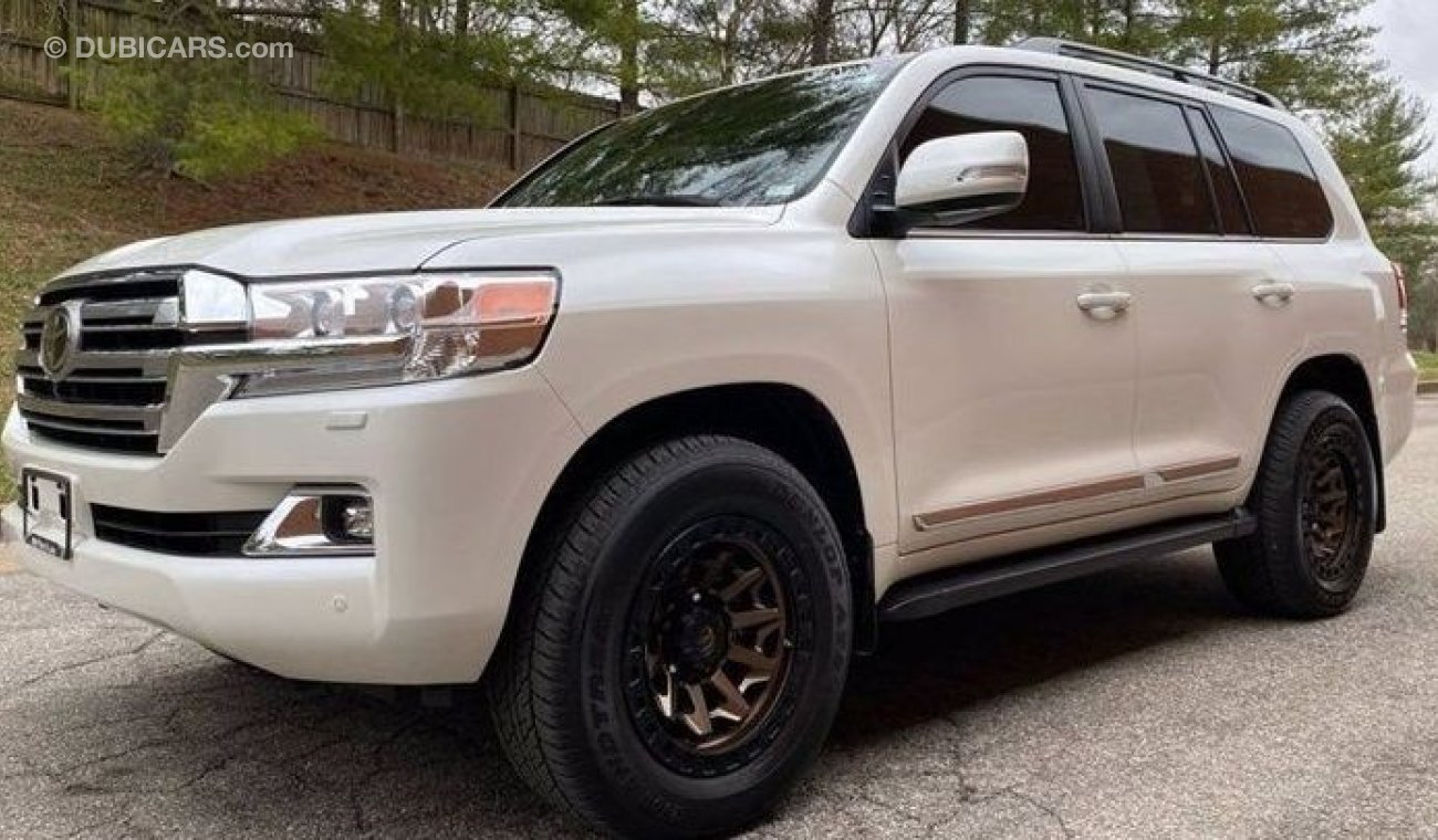 Toyota Land Cruiser 4WD 5.7L *Available in USA* Ready for Export