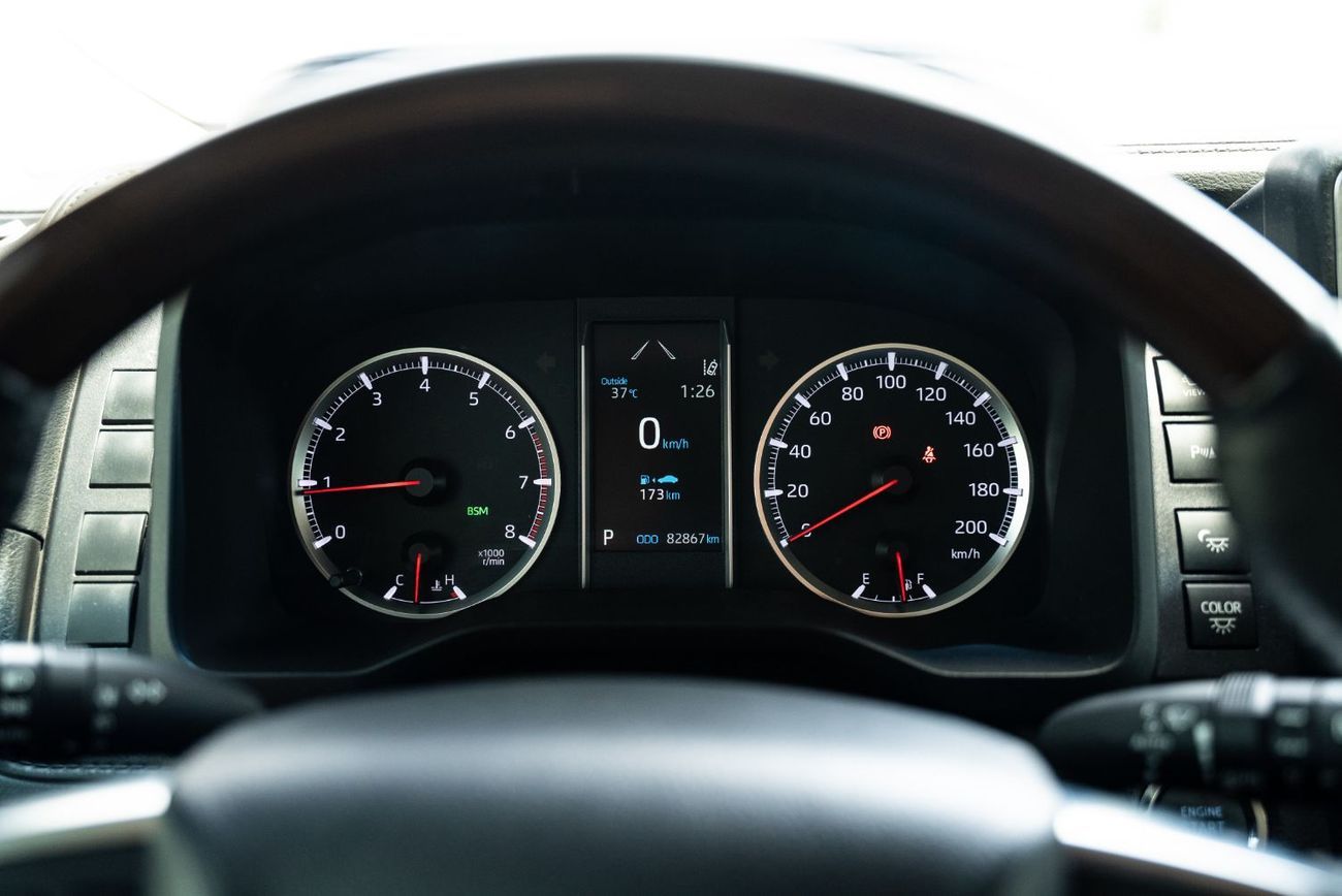 Toyota Granvia 3.5L Premium Premium 2023 3.5L V6 Full Service History GCC