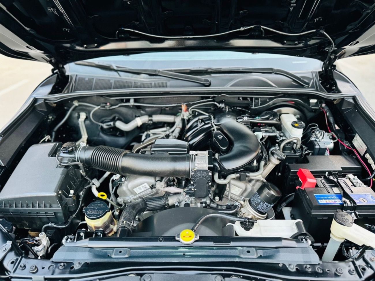 Toyota Hilux Toyota Hilux Adventure V6 LHD 4.0L Full Option