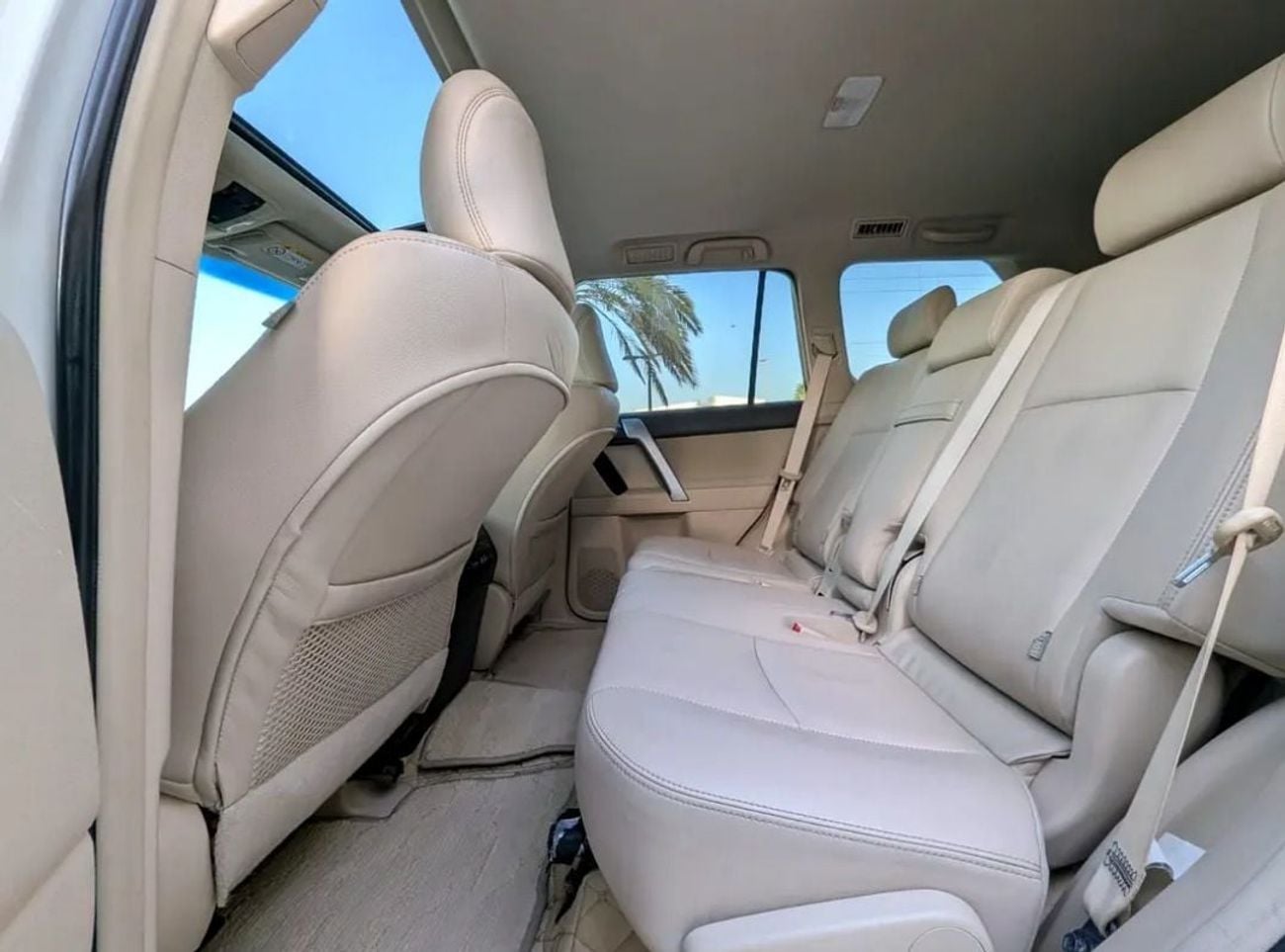 تويوتا برادو Toyota prado 2018Model VXR 4.0L v6 petrol Engine Colour White Transmission Automatic Interior.Begie