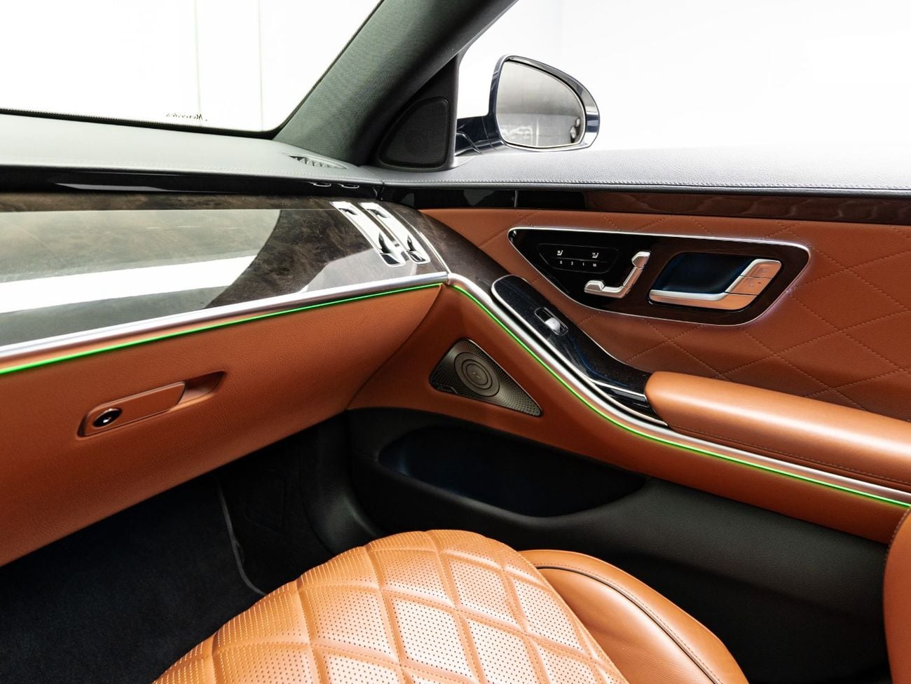 مرسيدس بنز S 500 4MATIC L BUY NOW, PAY 2027 | THE BLACKLINE STANDARD | 2027 Mercedes Warranty + Service Contract, Low KMs, GCC