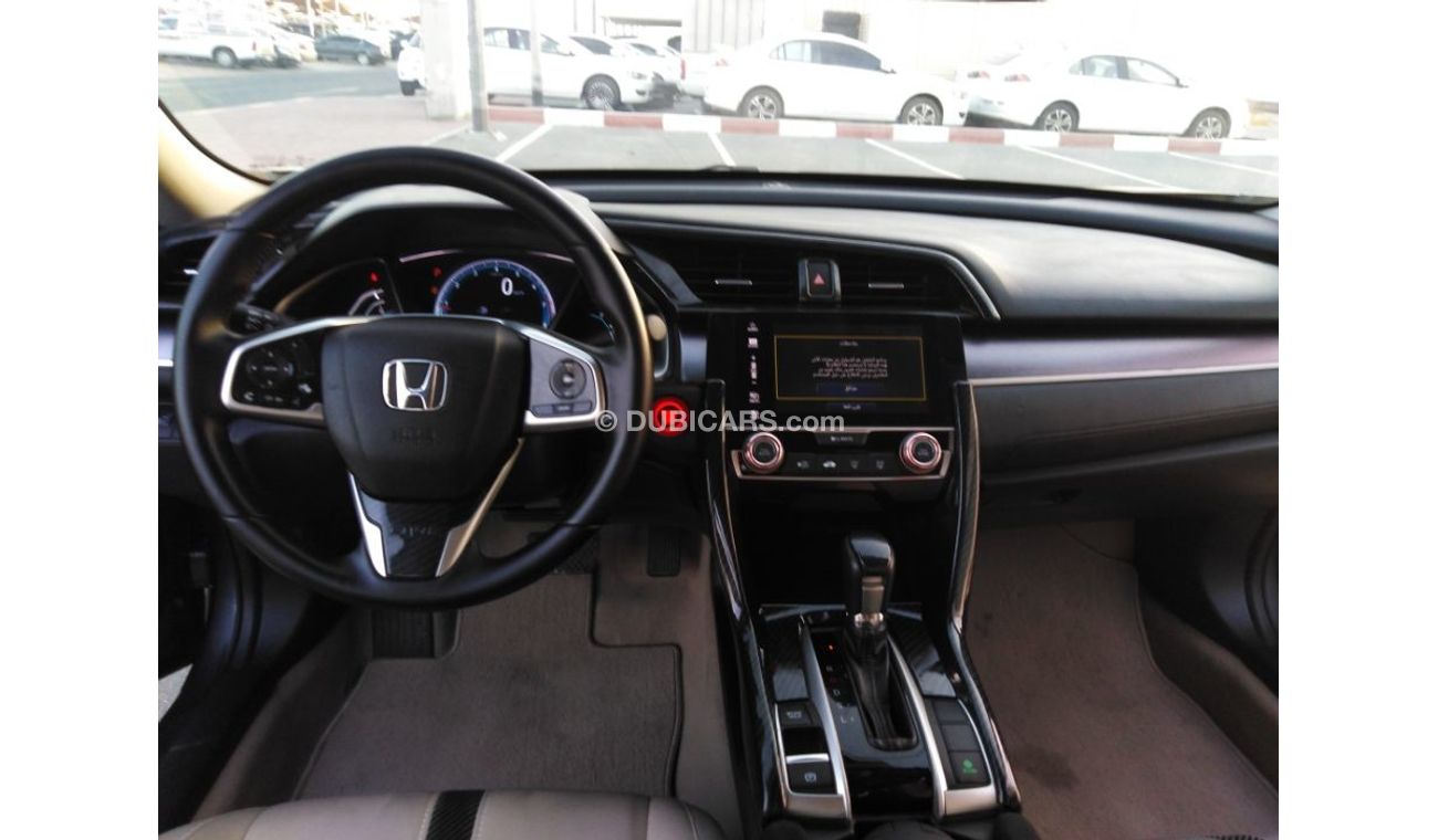 هوندا سيفيك Honda civic 2016 gcc full otion very celen car