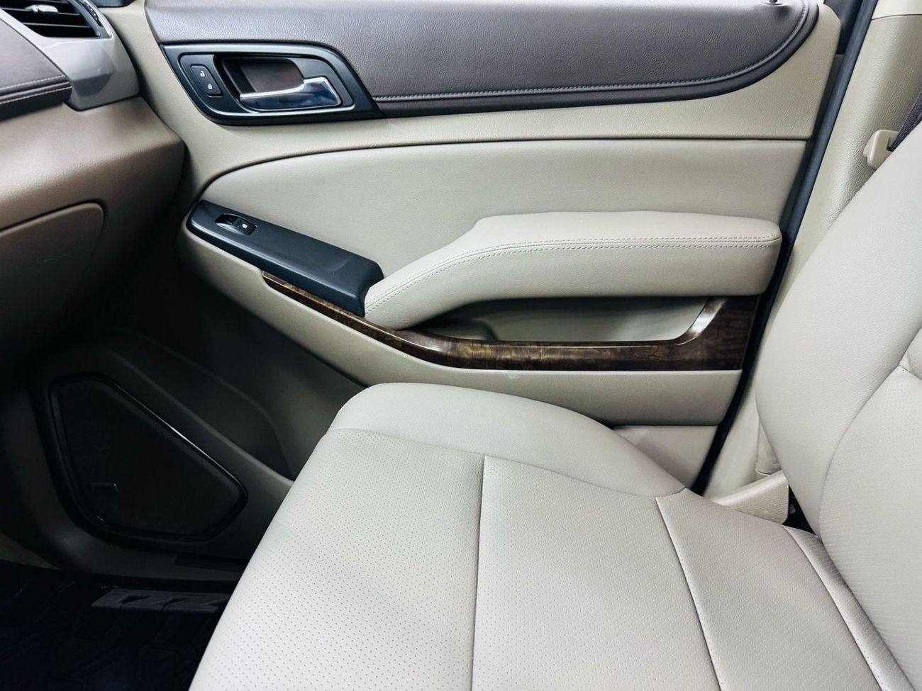 Chevrolet Tahoe LT Z71 5.3L (9 Seater)