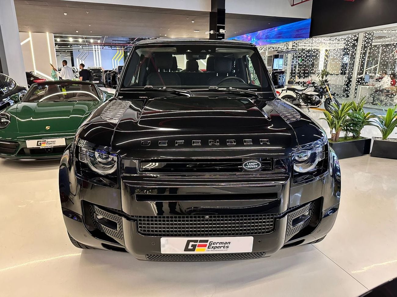 لاند روفر ديفندر P400 90 HSE 3.0L (5 Seater)