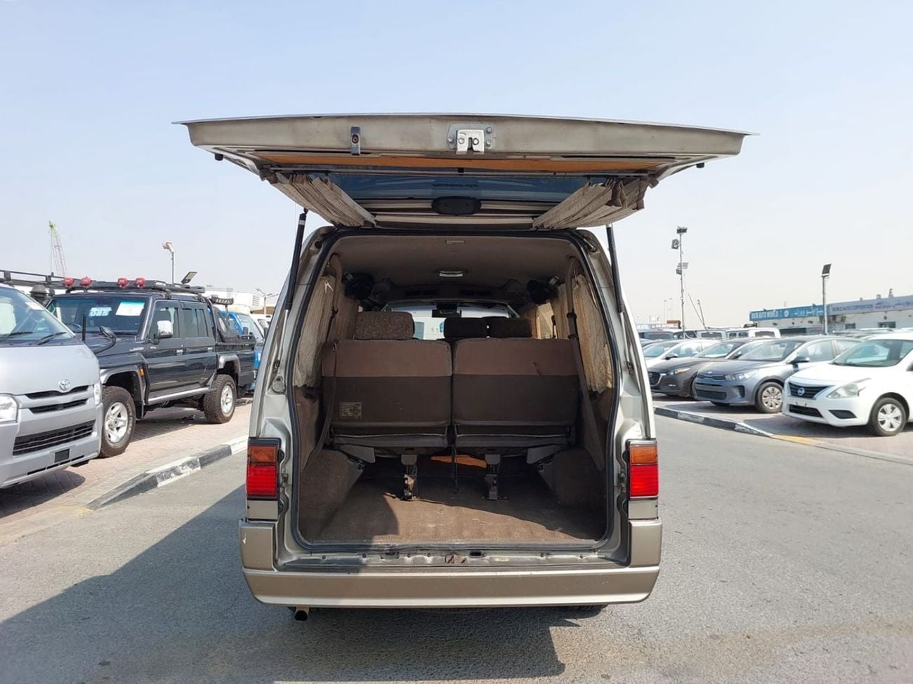 Nissan Caravan (RAMADAN OFFER) NISSAN CARAVAN VAN RHD 1997 MODEL 3.0 L DIESEL AUTOMATIC(PM76083)