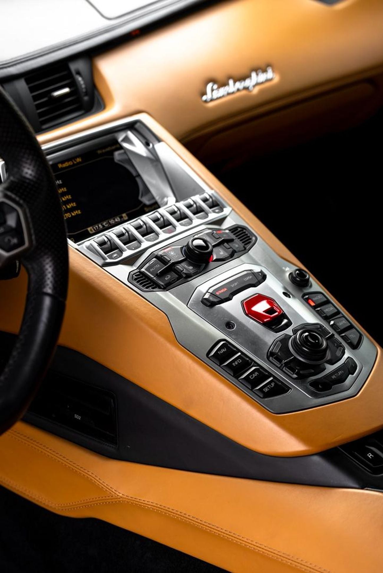 Lamborghini Aventador 6.5L V12 GCC Full service history
