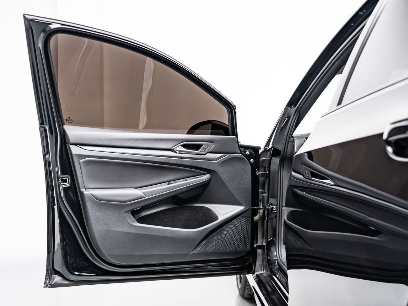 Volkswagen Golf R Base 2.0T 2023 Volkswagen Golf R, 2027 Volkswagen Warranty, Volkswagen Service Contract, Low Kms, GC