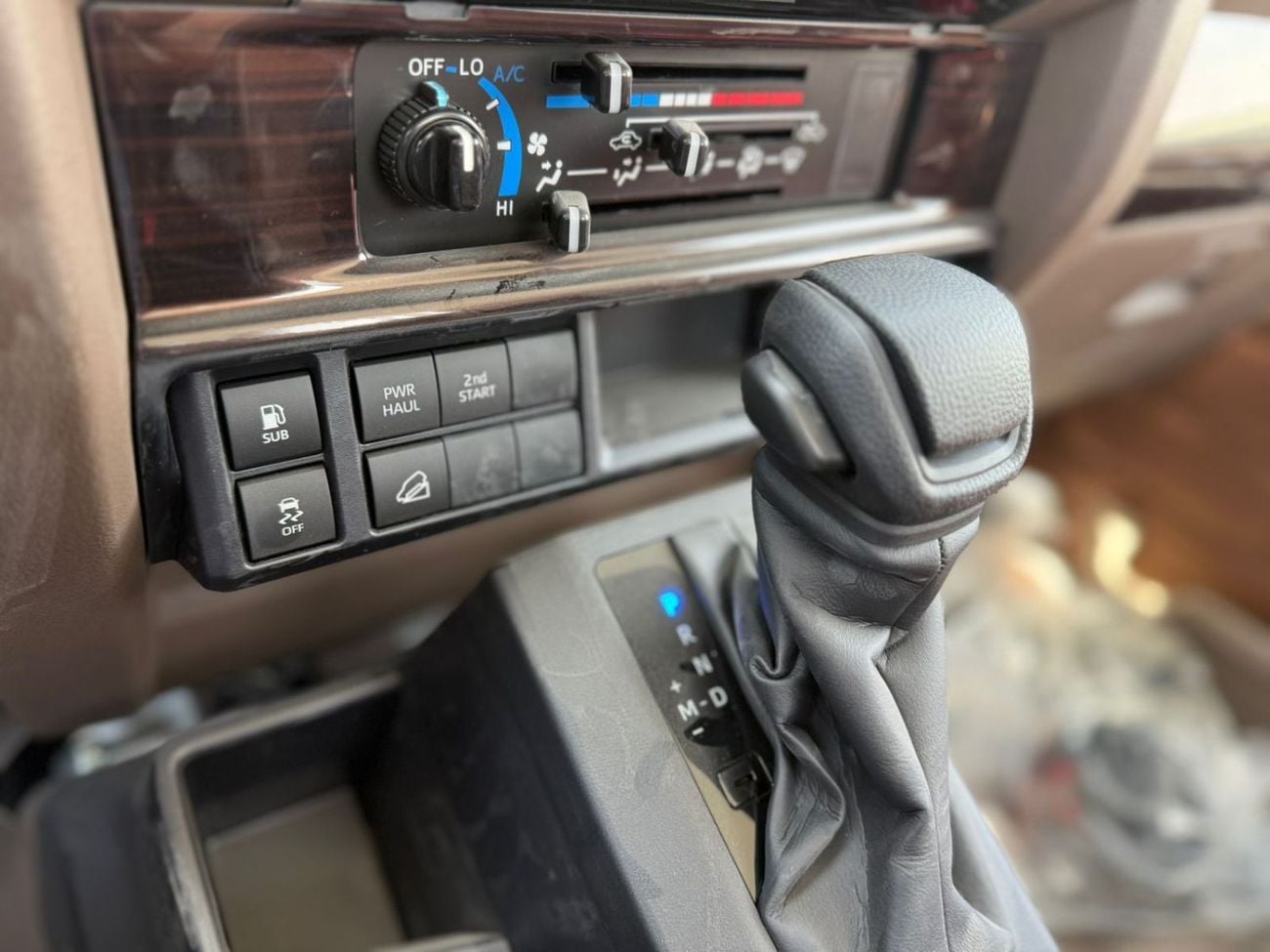 تويوتا لاند كروزر بيك آب TOYOTA LC79 PICKUP S/C , 2.8L Diesel A/T , FULL OPTION , MY25