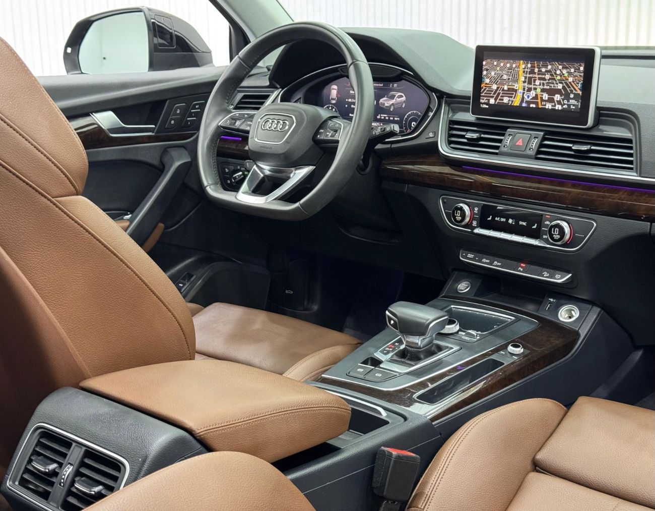 Audi Q5 45 TFSI Quattro S Line 2.0L (252 HP) 2019 Audi Q5 45TFSI S-Line Quattro, Warranty, Full Audi Service