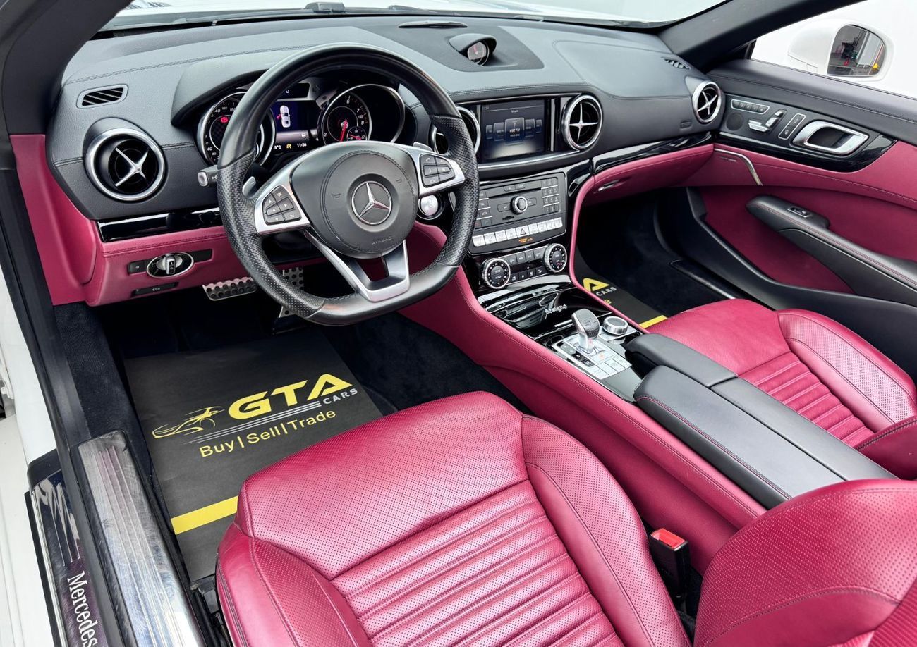 Mercedes-Benz SL 400 Std 3.0L 2018 Mercedes-Benz SL 400 AMG, Service History, Warranty, Excellent Condition, Low Km, GCC