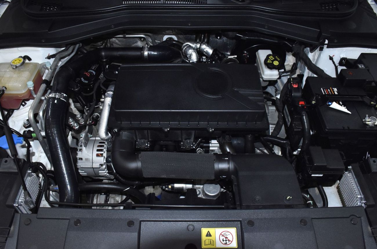 جاك J7 EXCELLENT DEAL for our JAC J7 ( 2023 Model ) in White Color GCC Specs