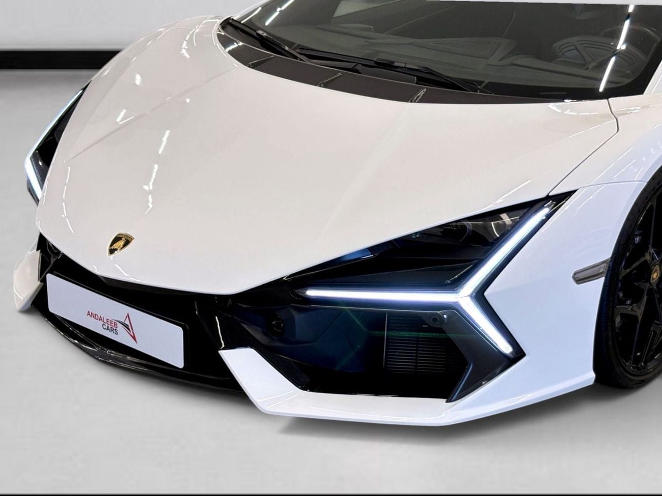 لامبورغيني ريفويلتو AED 30,400 P.M | 0% DOWN PAYMENT | LAMBORGHINI REVUELTO CARBON EDITION | 6.5L V12 HYBRID – 1,001 HP 