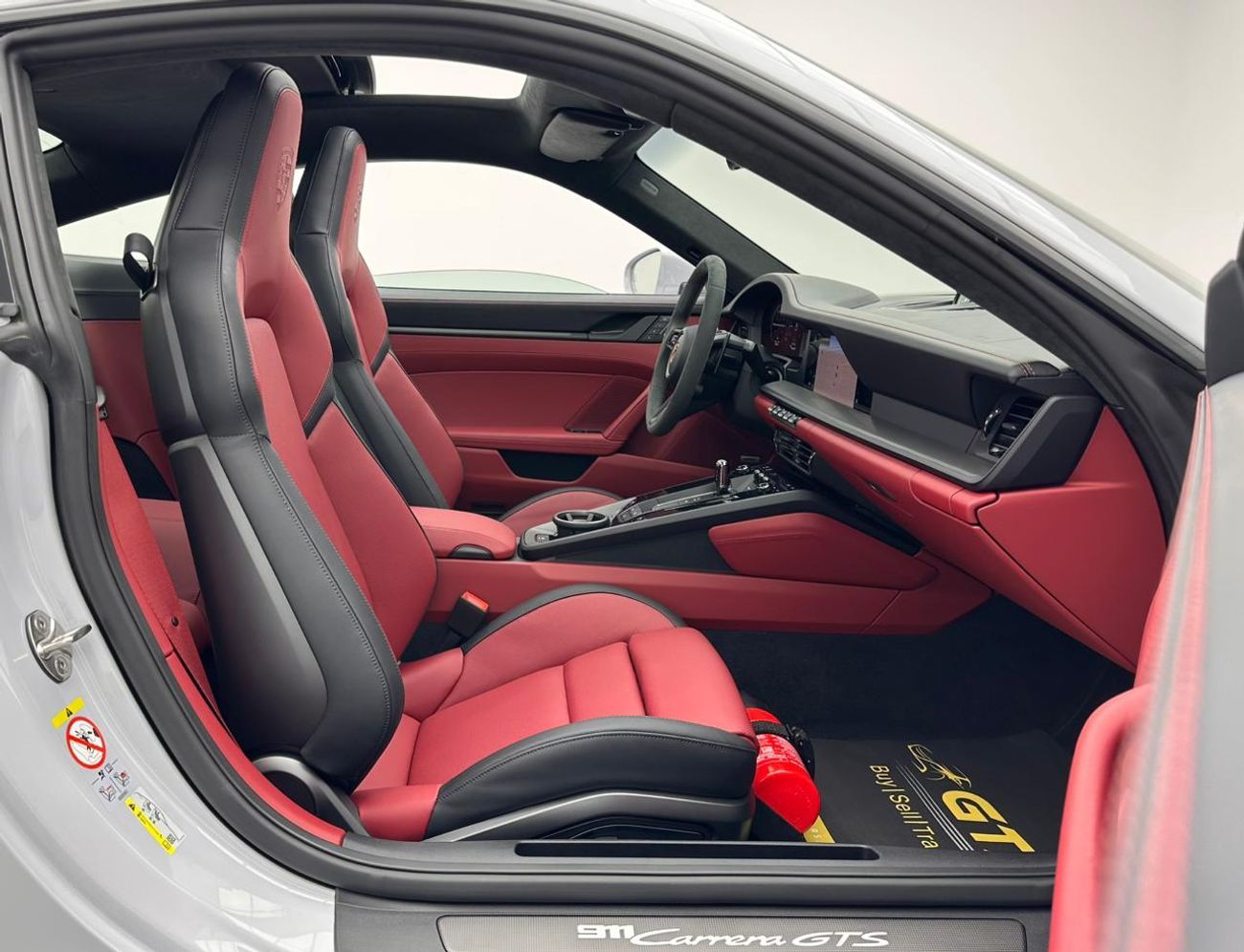بورش 911 CARRERA GTS 2026 Porsche 911 Carrera GTS T-Hybrid, Brand New, Aerokit Carbon, 2028 Porsche Warranty, GCC