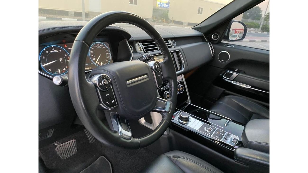 لاند روفر رينج روفر GCC SPEC NEAT AND CLEAN
