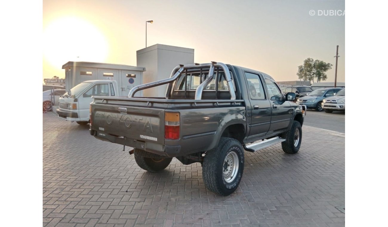 تويوتا هيلوكس TOYOTA HILUX PICK UP RIGHT HAND DRIVE (PM1582)