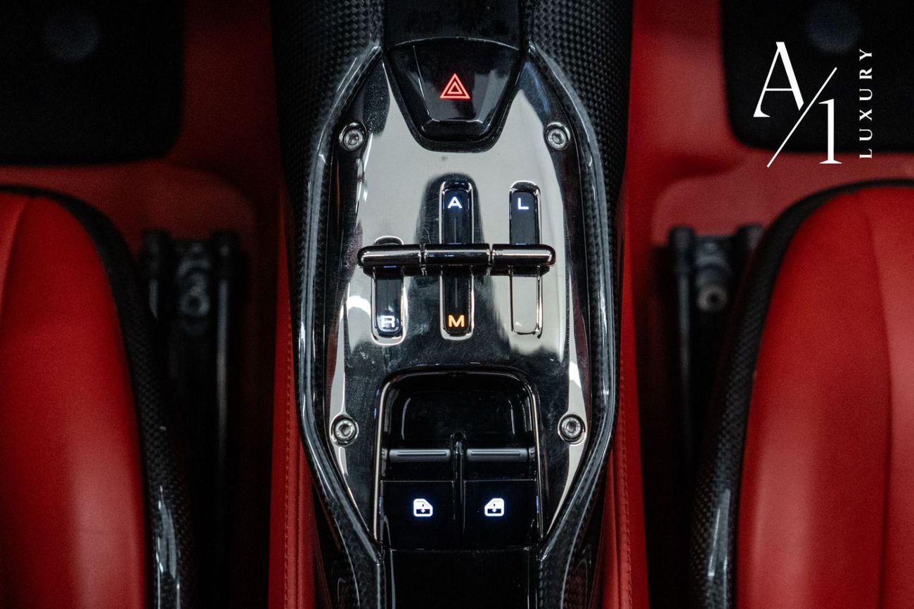 فيراري SF90 ستراديل 2021 Ferrari SF90 Stradale, Carbon Fiber Package, Full Ferrari Service History, GCC