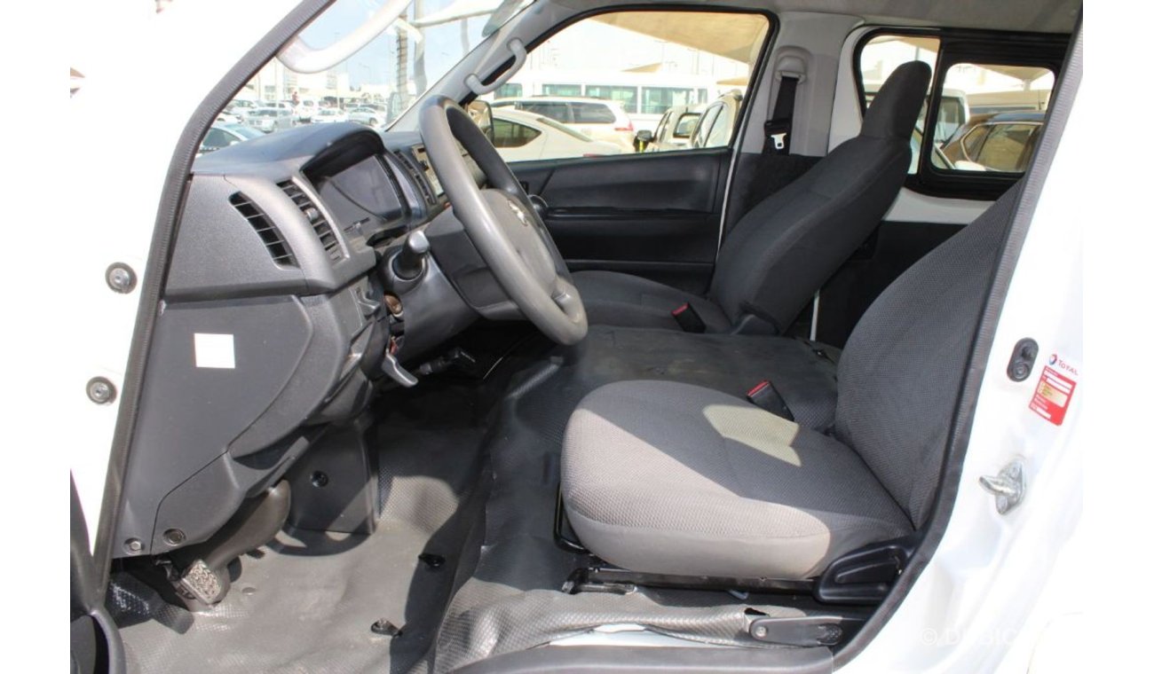 Toyota Hiace MID ROOF