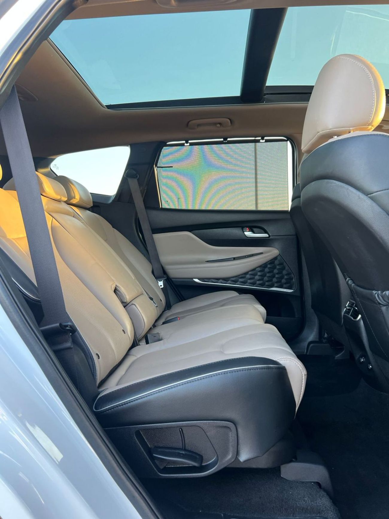 Hyundai Santa Fe 2022 Hyundai Santa Fe - SEL Full Option 2.5L V4 -Panoramic Sunroof - Leather Seat - Rear Camera