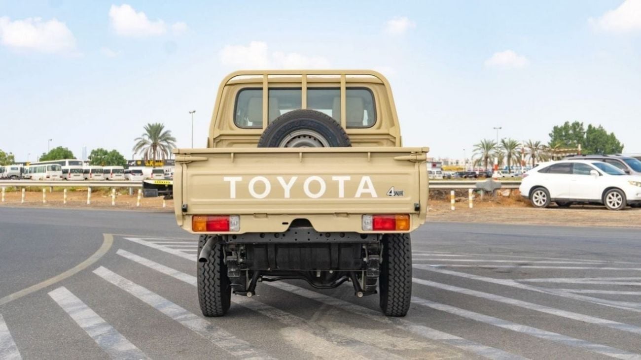 Toyota Land Cruiser Pick Up 2022 Toyota Land Cruiser Pick Up 79 Double cabin, 4.2L diesel, Manual, Four Wheel Drive