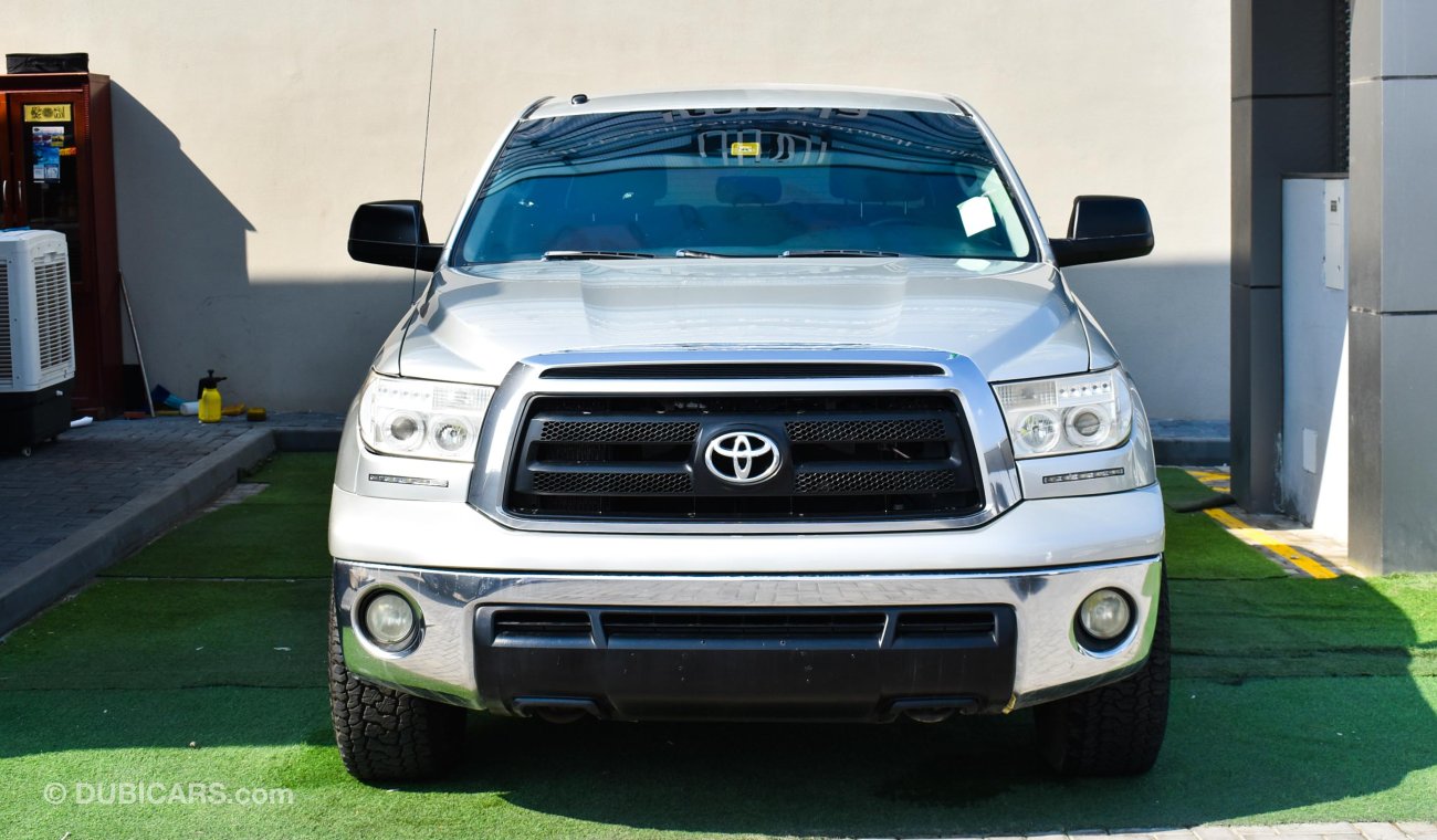 Toyota Tundra SR5 5.7L V8