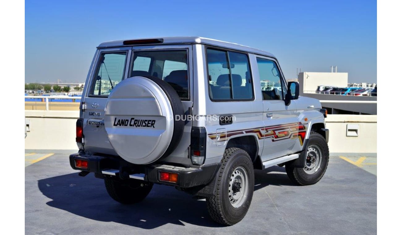 Toyota Land Cruiser 70 V6 4.0L Petrol 4WD 5 Seater Automatic - Mid Option